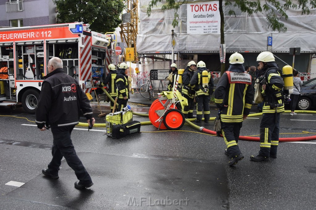 Feuer 2 Koeln Nippes Neusserstr P075.JPG - Miklos Laubert